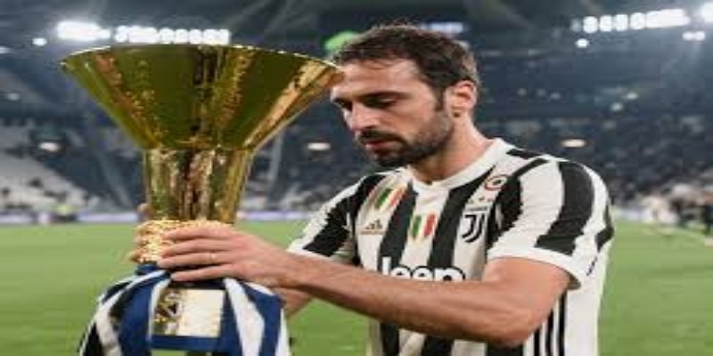 英乙联赛关键判罚：点球与假摔案例-双赢彩票