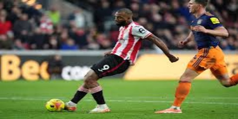 布伦特福德为何执意引进范登伯格？战术体系与经济策略的双重理由- 双赢彩票